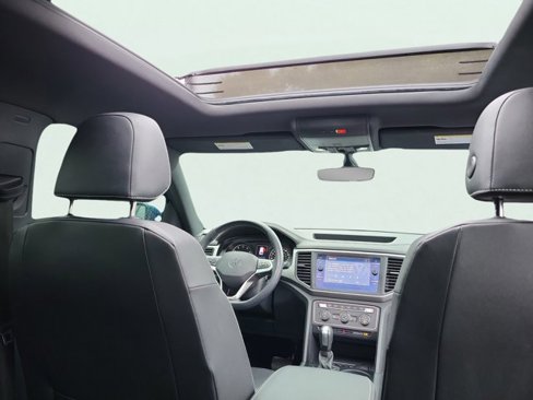 Used 2020 Volkswagen Atlas Cross Sport SE w/ Panoramic Sunroof Package image 20