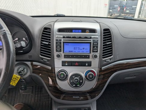 Used 2011 Hyundai Santa Fe SE image 3