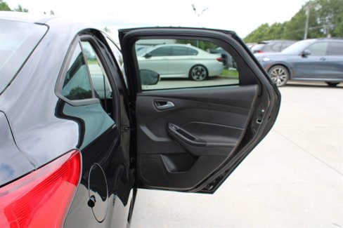 Used 2017 Ford Focus SE image 28