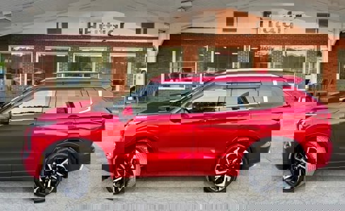Used 2024 Mitsubishi Outlander SEL image 2