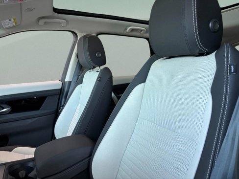 New 2025 Land Rover Discovery Sport S image 33