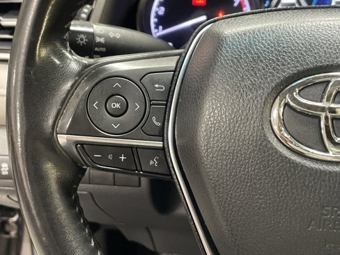 Used 2019 Toyota Camry XLE image 19