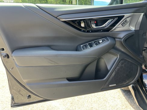 Used 2020 Subaru Outback Limited image 13