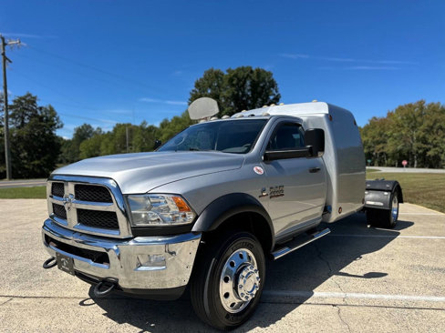 Used 2018 RAM 4500 Tradesman w/ Power & Remote Entry Group image 3