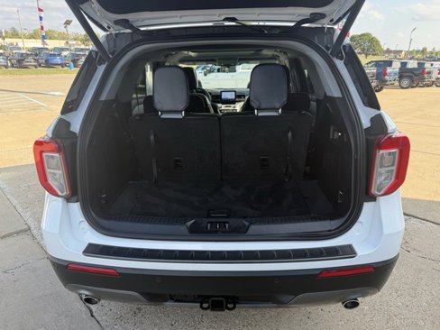 Used 2021 Ford Explorer XLT w/ Equipment Group 202A image 37