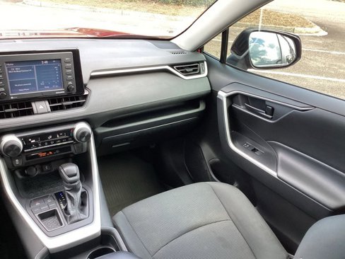 Used 2020 Toyota RAV4 LE image 23