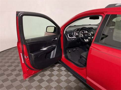 Used 2020 Dodge Journey SE w/ SE Popular Equipment Group image 15