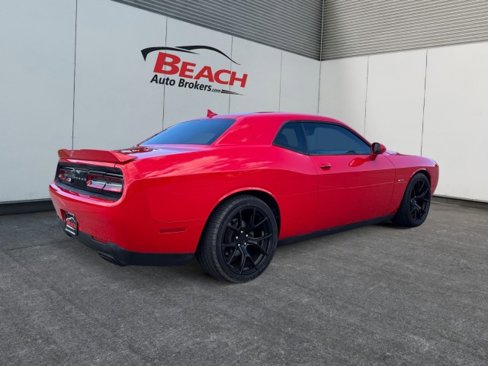 Used 2015 Dodge Challenger R/T Plus image 9