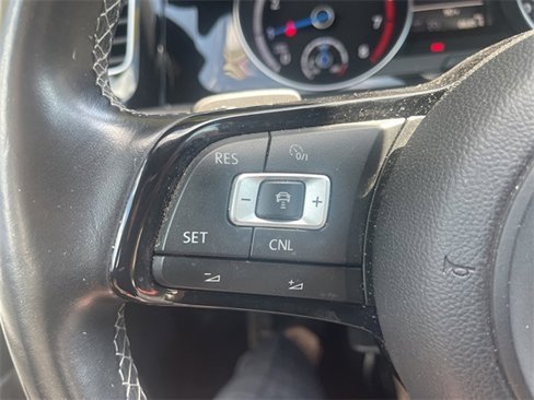 Used 2016 Volkswagen Golf 4-Door image 9
