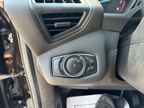 Used 2013 Ford Escape SE image 36