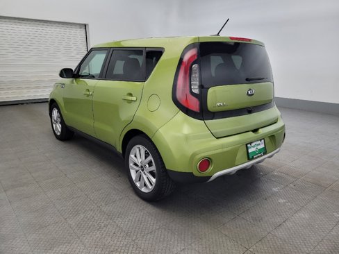 Used 2017 Kia Soul + image 5