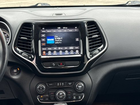 Used 2020 Jeep Cherokee Limited image 11
