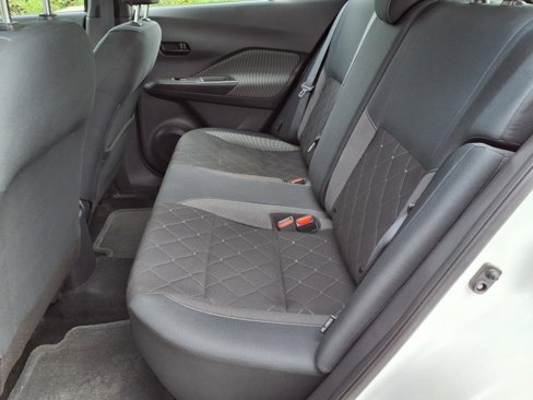 Used 2020 Nissan Kicks S image 8