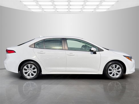 Used 2020 Toyota Corolla LE image 6