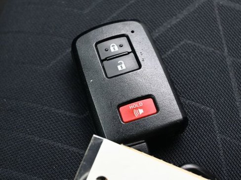 Certified 2017 Toyota Tacoma TRD Sport image 28