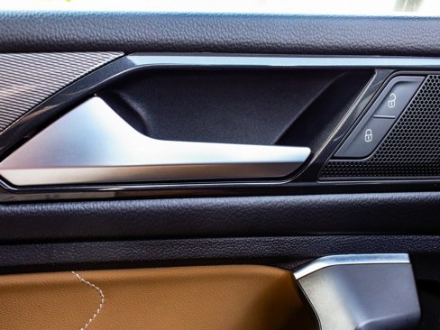 Used 2022 Volkswagen Tiguan SE image 9