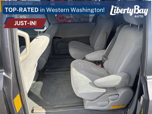 Used 2014 Toyota Sienna LE image 6
