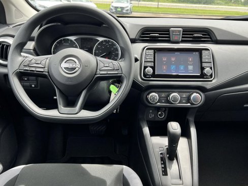 Used 2025 Nissan Versa S image 14