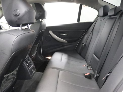 Used 2018 BMW 320i xDrive Sedan w/ Convenience Package image 12