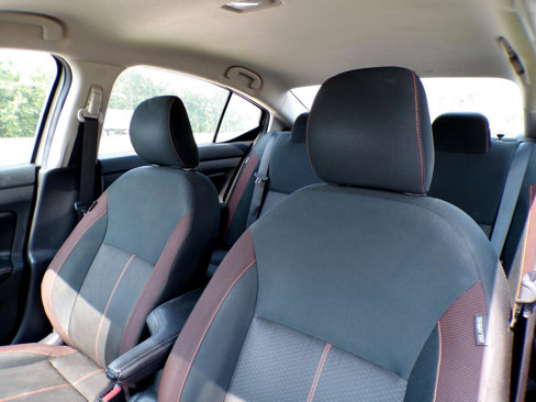 Used 2020 Nissan Versa SR w/ Convenience Package image 27