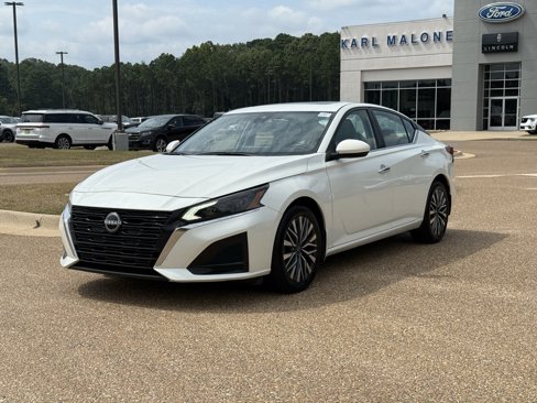 Used 2023 Nissan Altima 2.5 SV image 1
