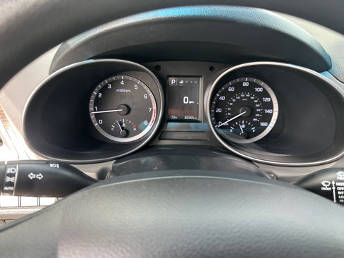 Used 2018 Hyundai Santa Fe Sport image 18