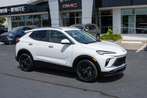 New 2026 Buick Encore GX Sport Touring image 1