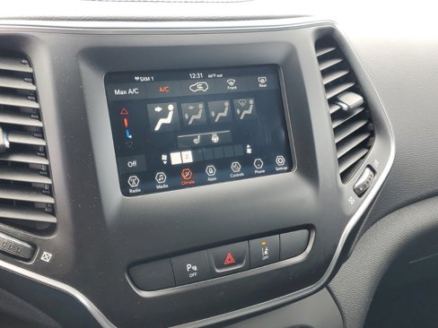 Used 2021 Jeep Cherokee Latitude Plus image 20