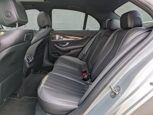 Used 2018 Mercedes-Benz E 400 4MATIC Sedan image 26