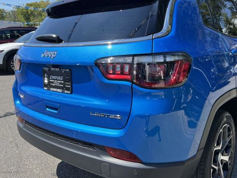 Used 2024 Jeep Compass Limited image 8