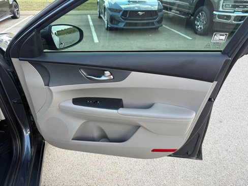 Used 2021 Kia Forte LXS image 13