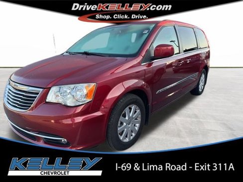 Used 2014 Chrysler Town & Country Touring image 1