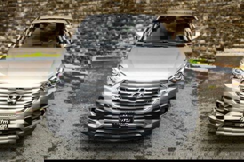 Used 2017 Hyundai Santa Fe Sport image 2