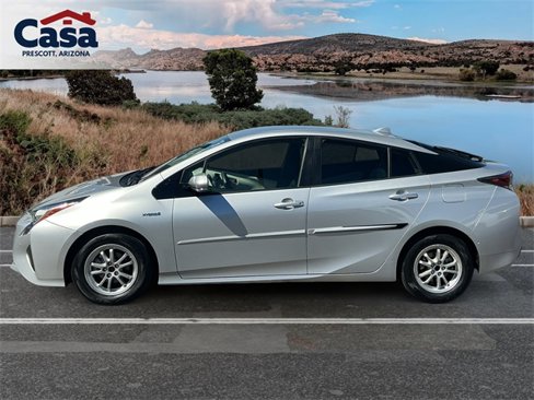 Used 2017 Toyota Prius Two image 3