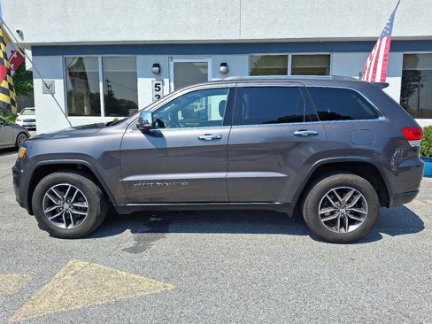 Used 2018 Jeep Grand Cherokee Limited image 7
