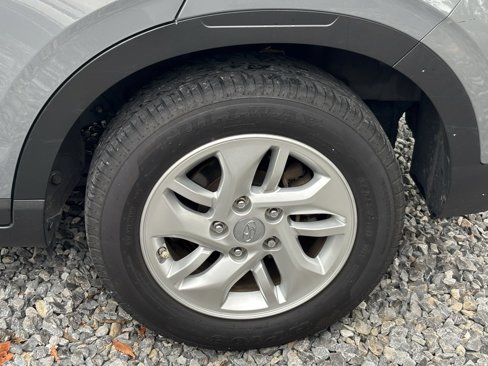 Used 2020 Hyundai Venue SEL image 3