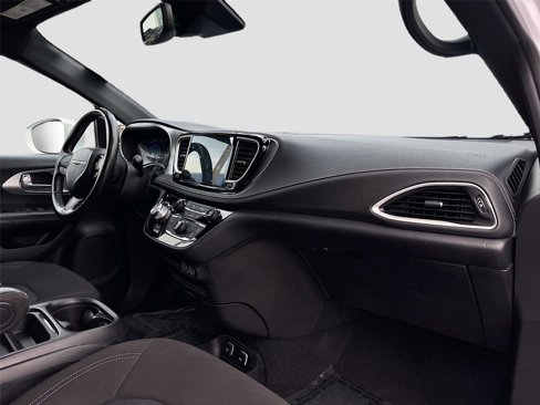 Used 2021 Chrysler Pacifica Touring w/ S Appearance Package image 32