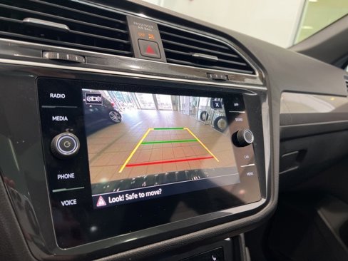 Used 2024 Volkswagen Tiguan SE R-Line image 33
