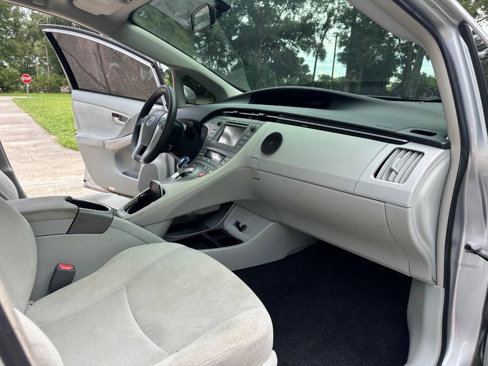 Used 2014 Toyota Prius Three image 14