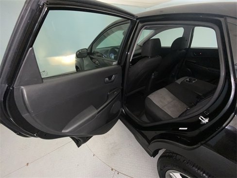 Used 2022 Hyundai Kona SE image 21