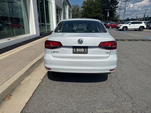 Used 2017 Volkswagen Jetta S image 6