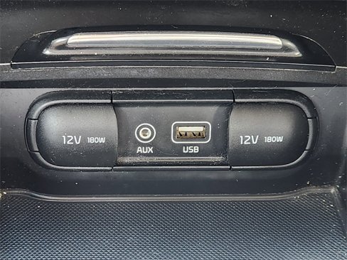 Used 2018 Kia Optima LX w/ 17" Alloy Wheels Package image 28