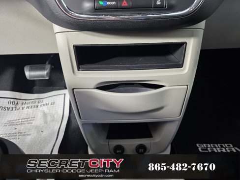Used 2013 Dodge Grand Caravan SE image 22