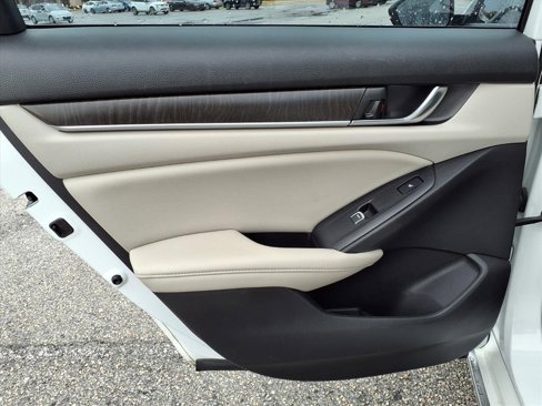 Used 2022 Honda Accord Touring image 21