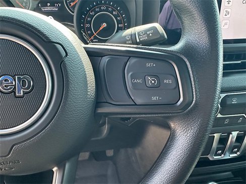 Used 2025 Jeep Wrangler Sport image 17