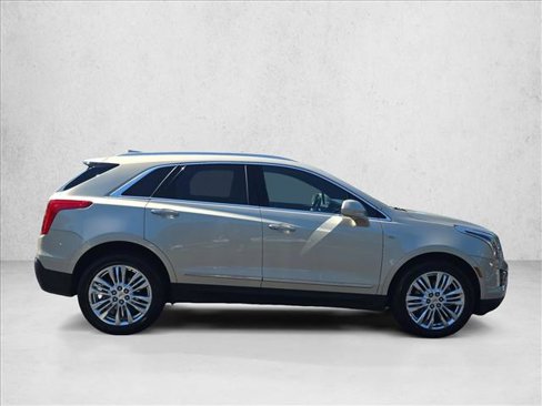 Used 2017 Cadillac XT5 Premium Luxury image 4