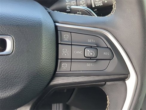 Used 2024 Jeep Grand Cherokee L Laredo image 23