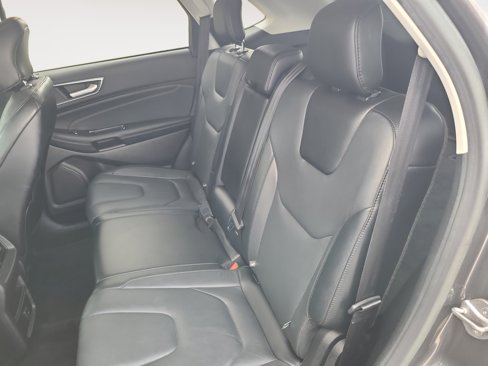 Used 2018 Ford Edge Titanium image 22