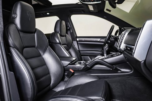 Used 2016 Porsche Cayenne Turbo S image 15