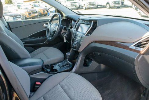 Used 2017 Hyundai Santa Fe SE image 20